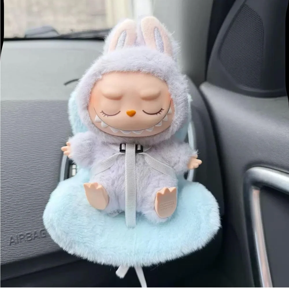 Labubu car seat - Picture 1 of 4